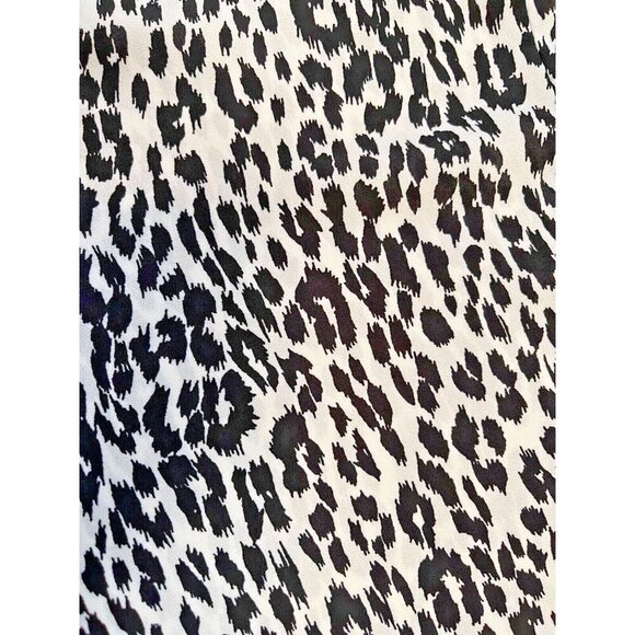 Chelsea & Theodore Women's Snow Leopard Print Top SIZE-LARGE - Picture 5 of 5
